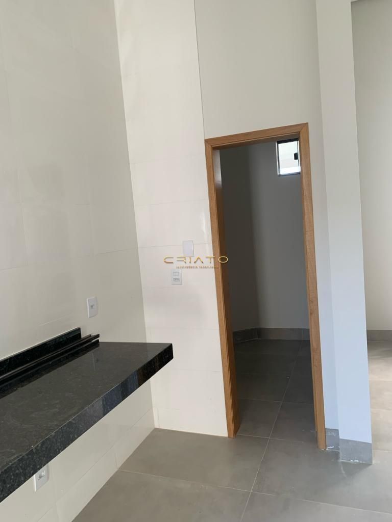 Casa à venda com 3 quartos, 226m² - Foto 15