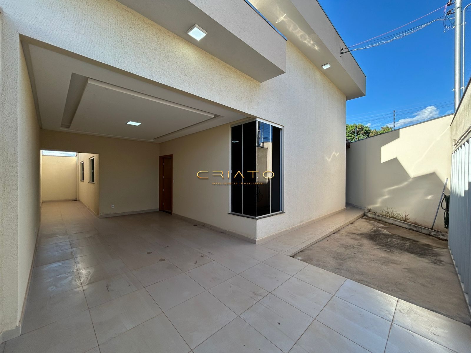 Casa à venda com 3 quartos, 140m² - Foto 1