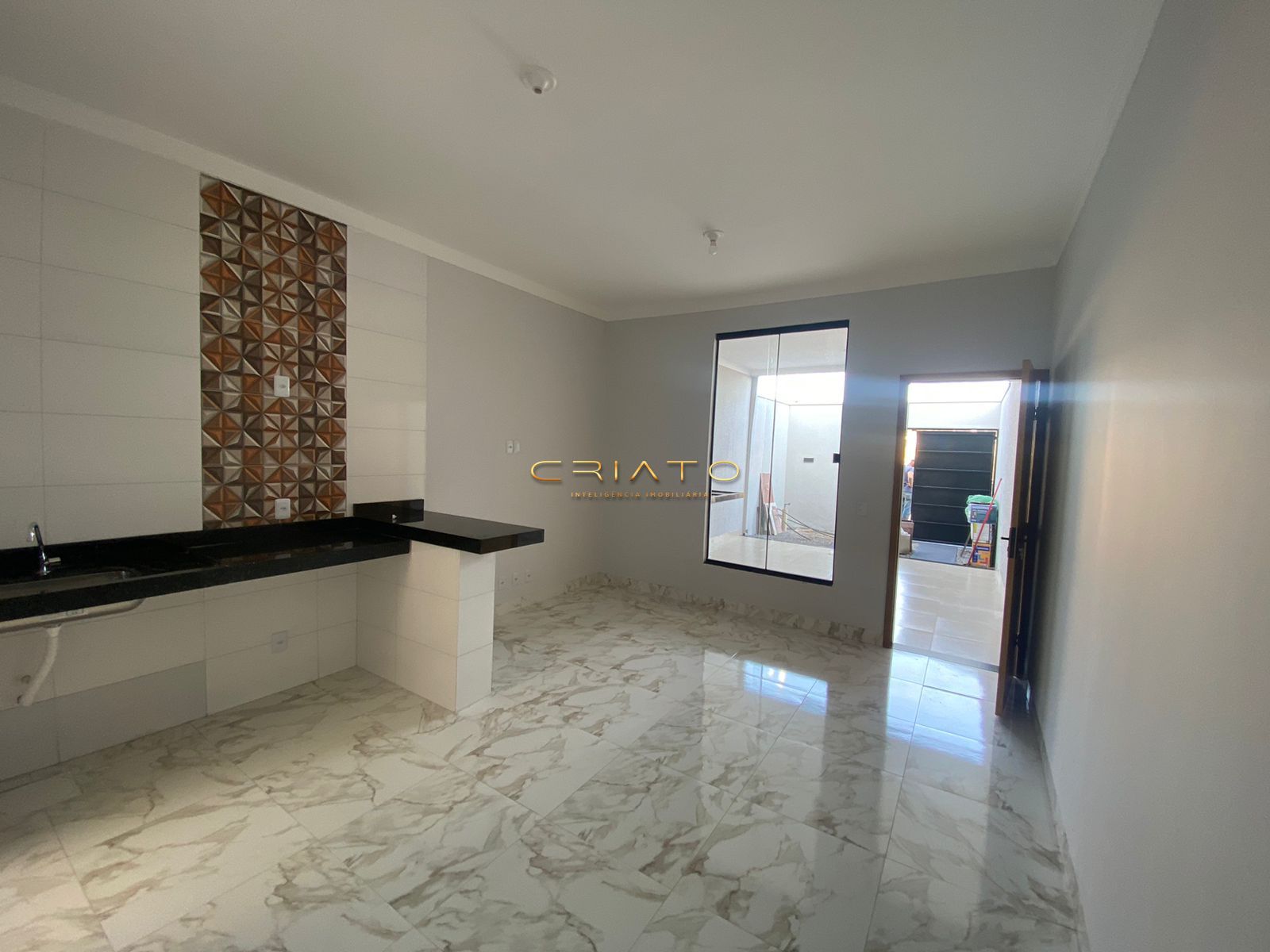 Casa à venda com 2 quartos, 70m² - Foto 4