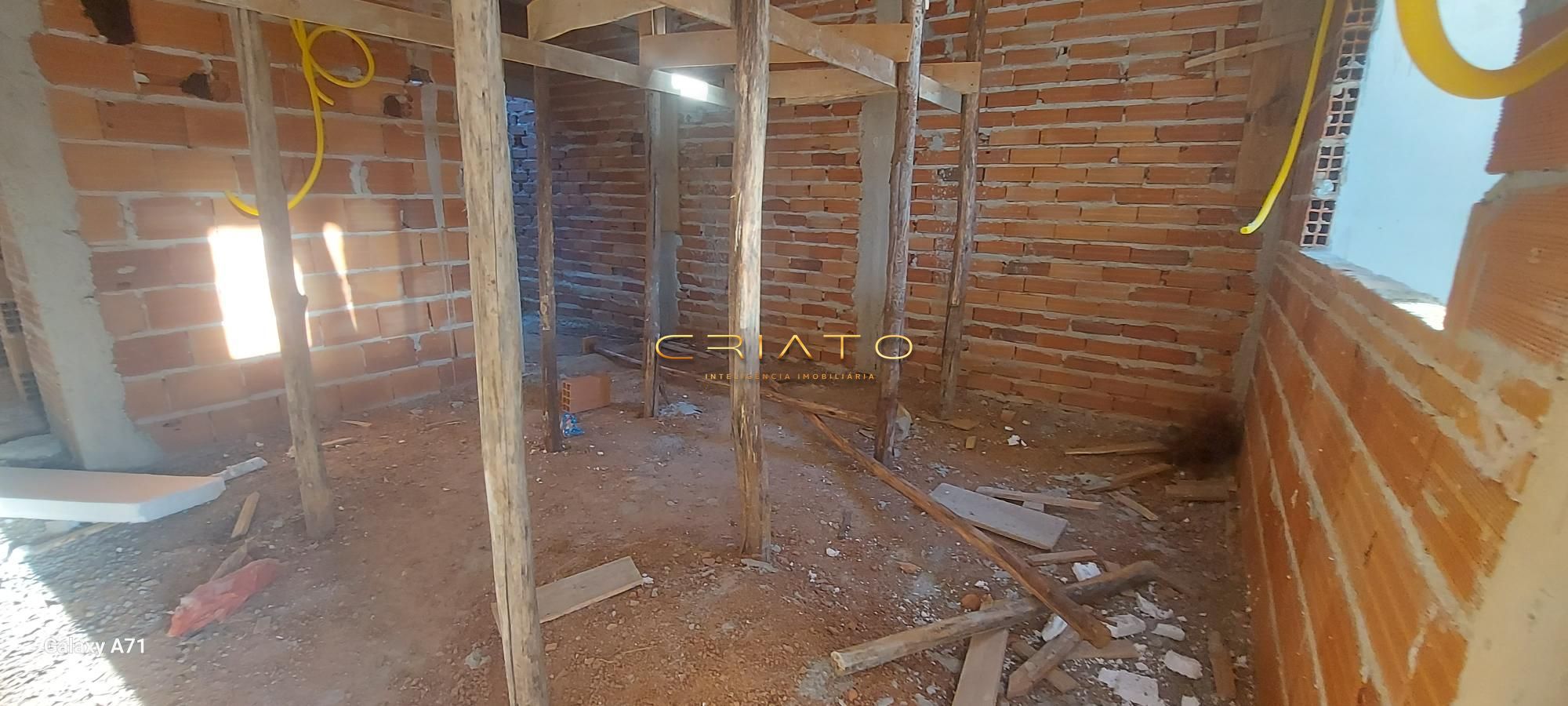 Casa à venda com 2 quartos, 80m² - Foto 11