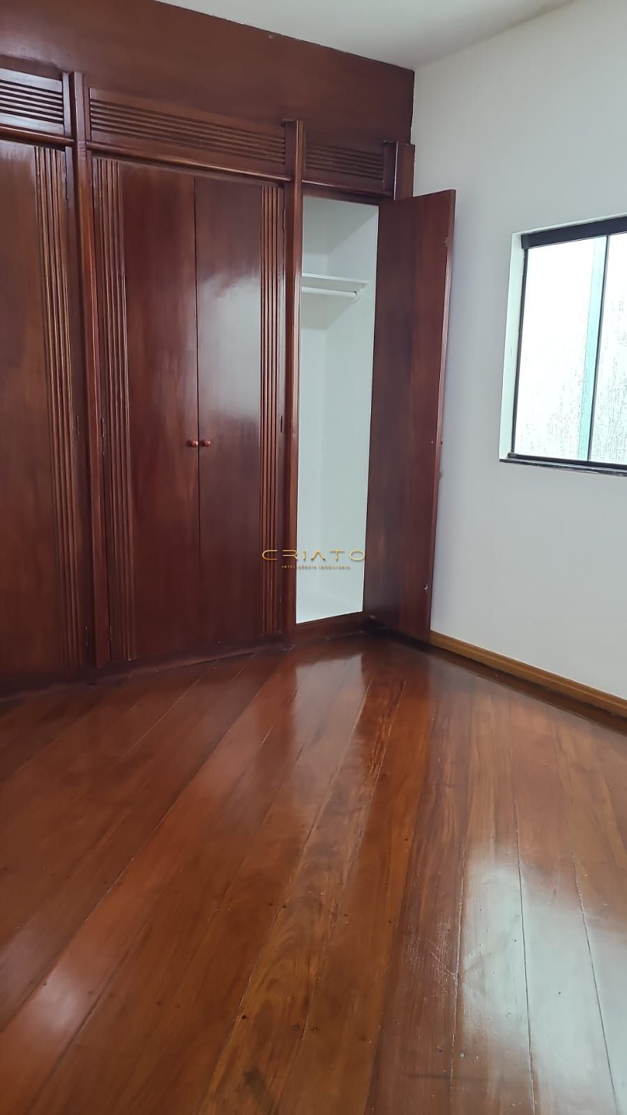 Casa à venda com 4 quartos, 300m² - Foto 30