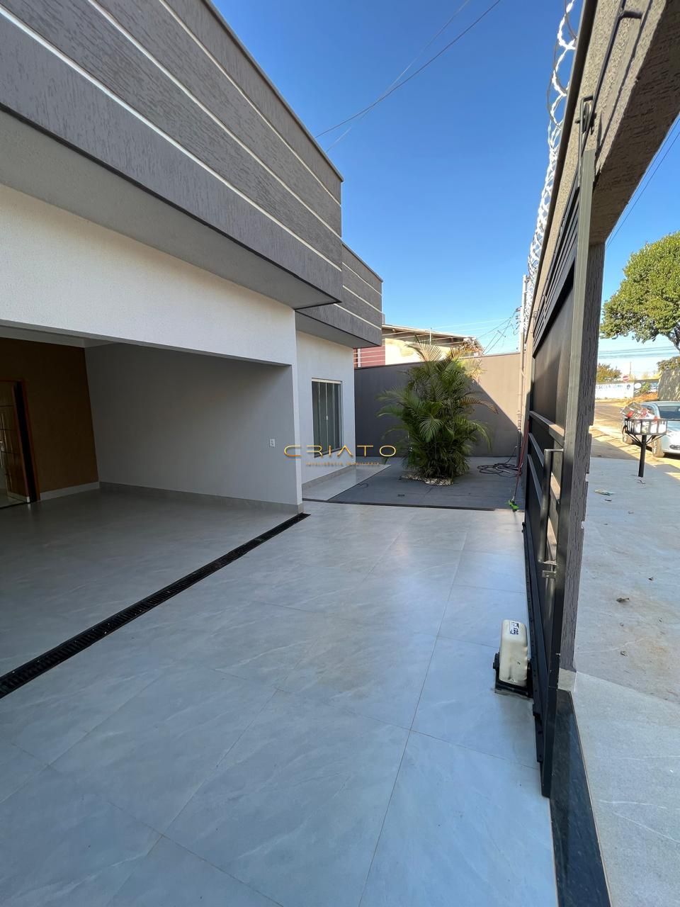 Casa à venda com 4 quartos, 190m² - Foto 2