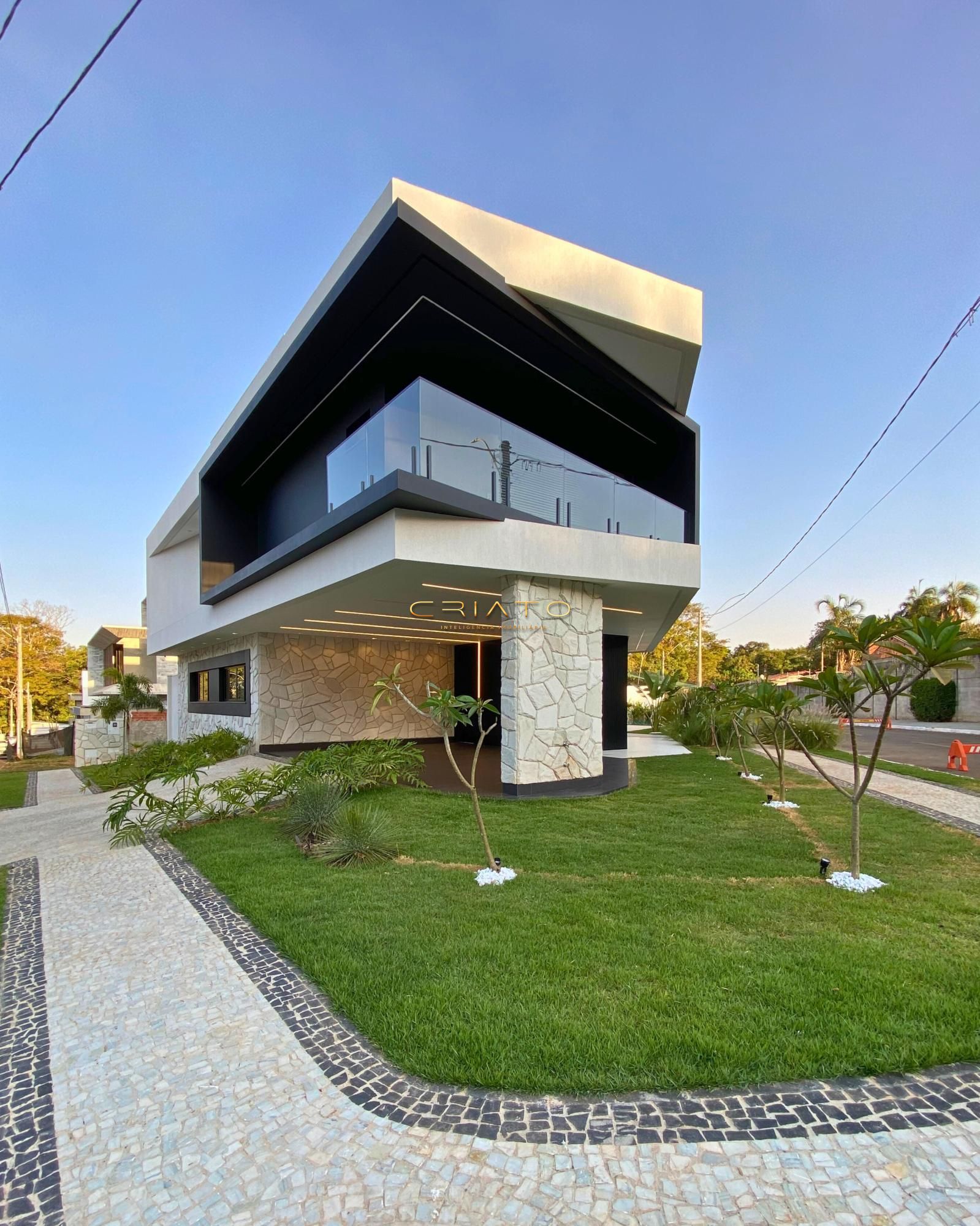 Casa de Condomínio à venda com 4 quartos, 319m² - Foto 1