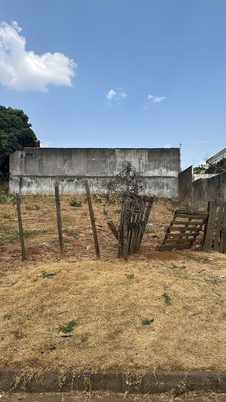 Terreno à venda, 300m² - Foto 1