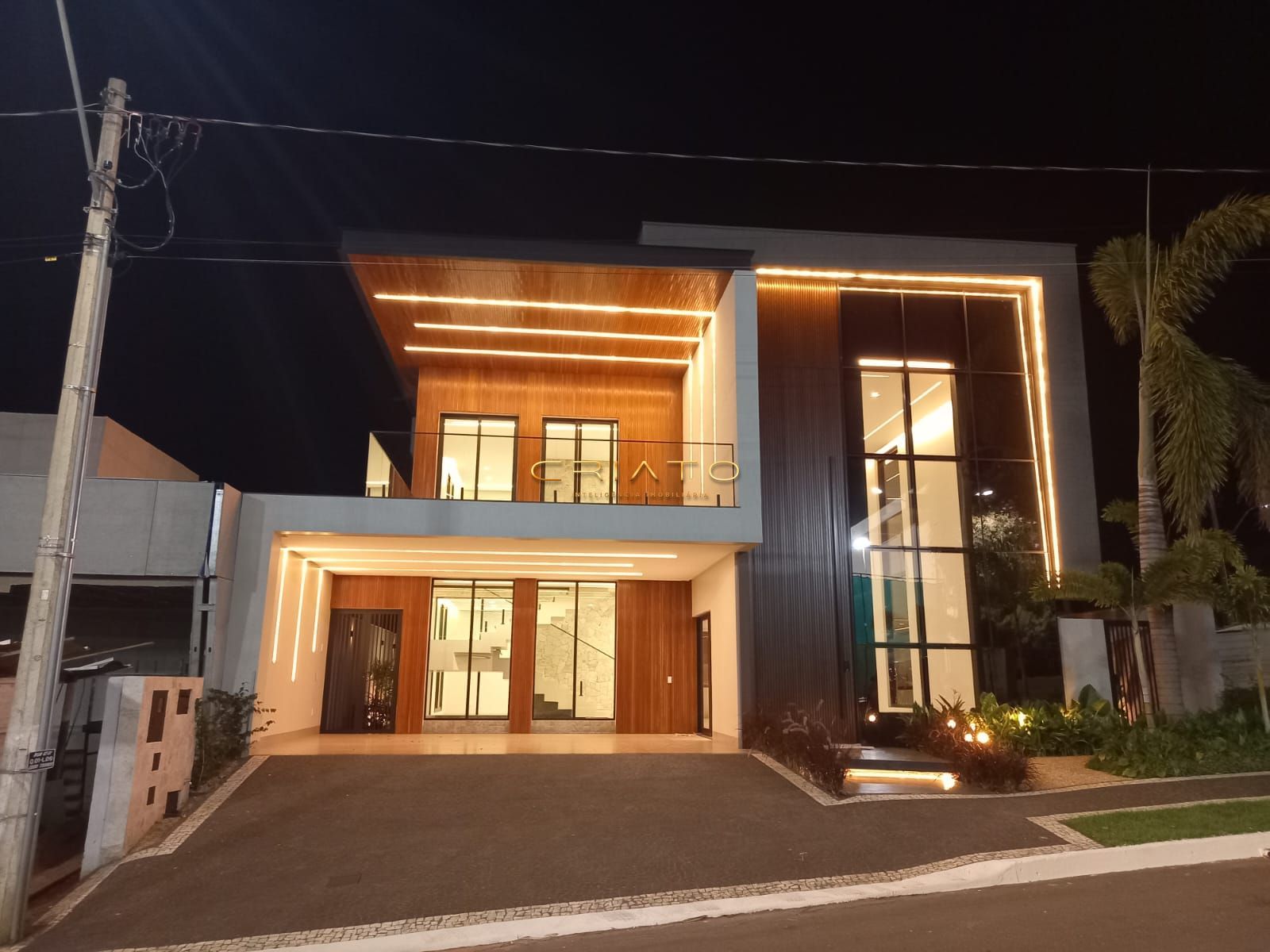 Sobrado à venda  no Condomínio Residencial Grand Trianon - Anápolis, GO. Imóveis