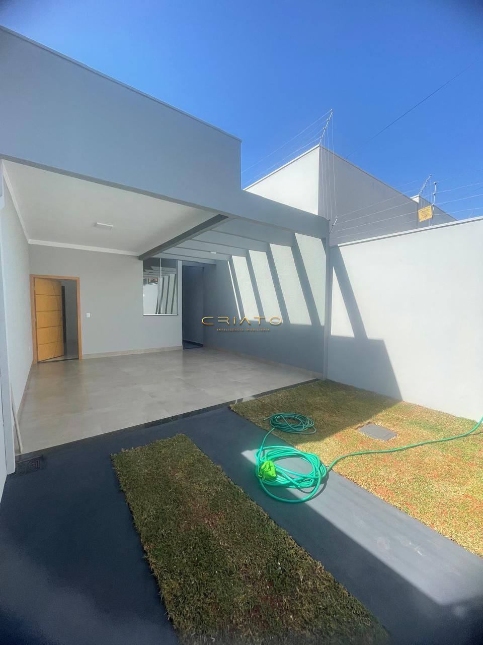 Casa à venda com 3 quartos, 105m² - Foto 1