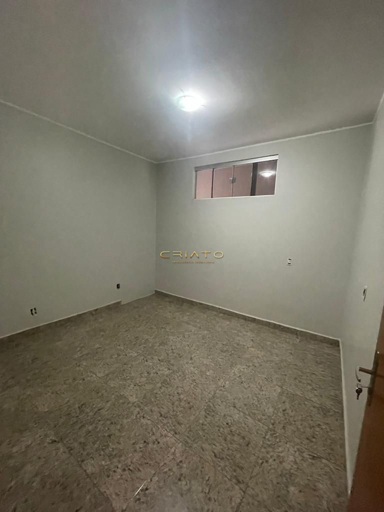 Casa à venda com 3 quartos, 267m² - Foto 14