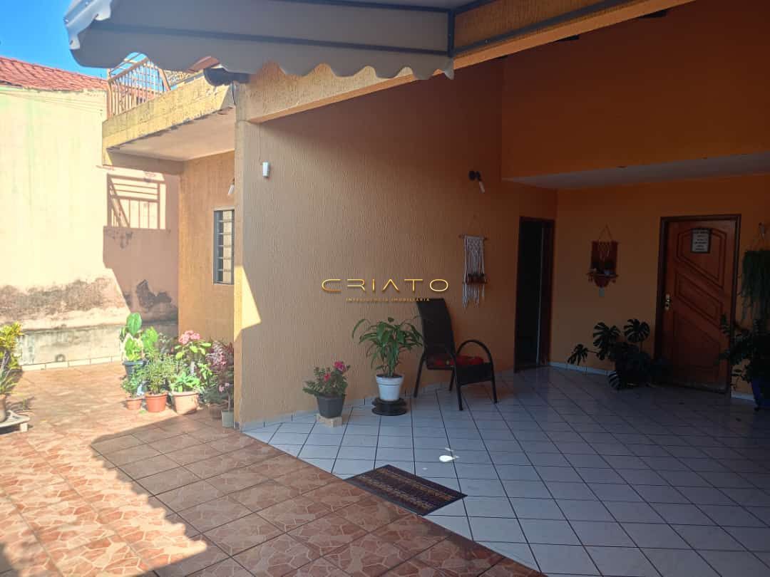 Sobrado à venda  no Jardim Calixto - Anápolis, GO. Imóveis