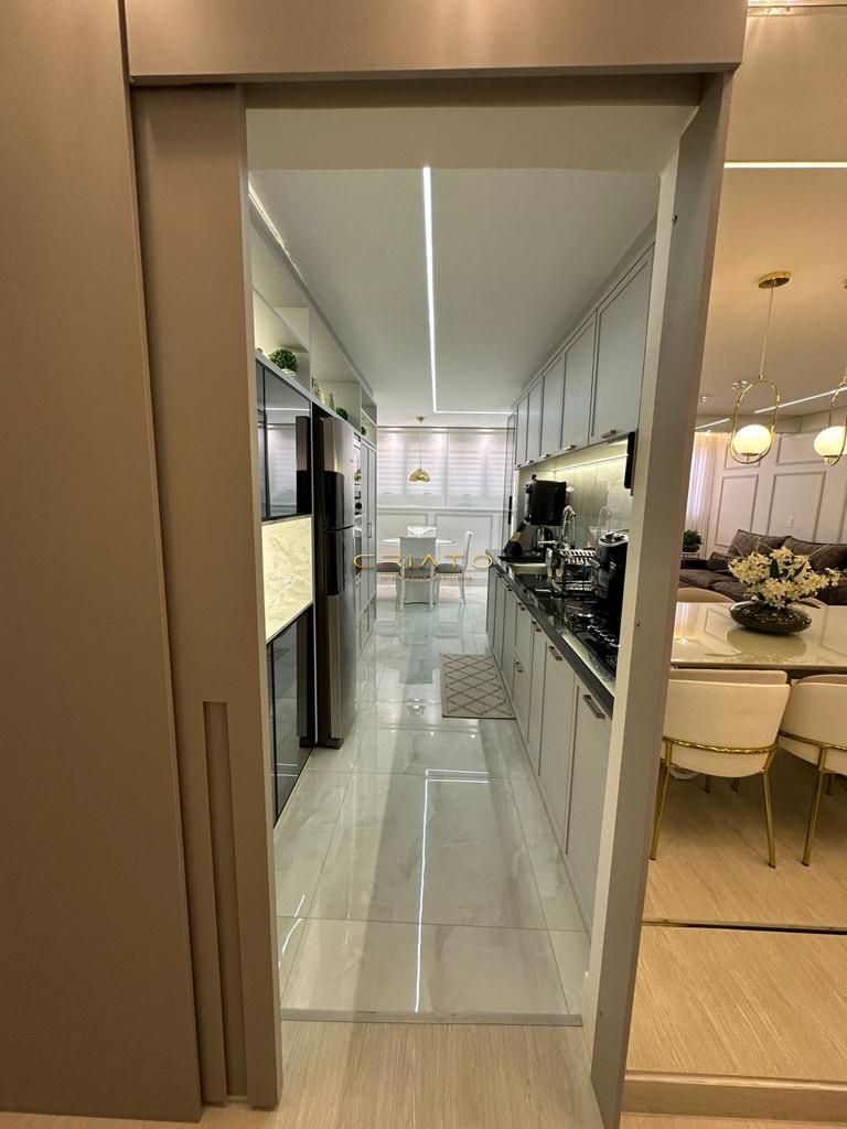 Apartamento à venda com 3 quartos, 143m² - Foto 13