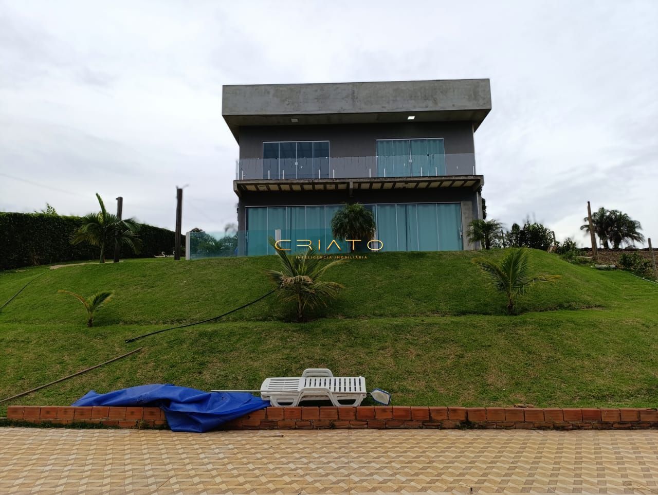 Chácara à venda com 5 quartos, 360m² - Foto 1