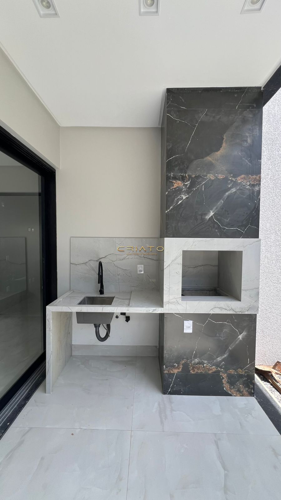Casa à venda com 3 quartos, 380m² - Foto 14