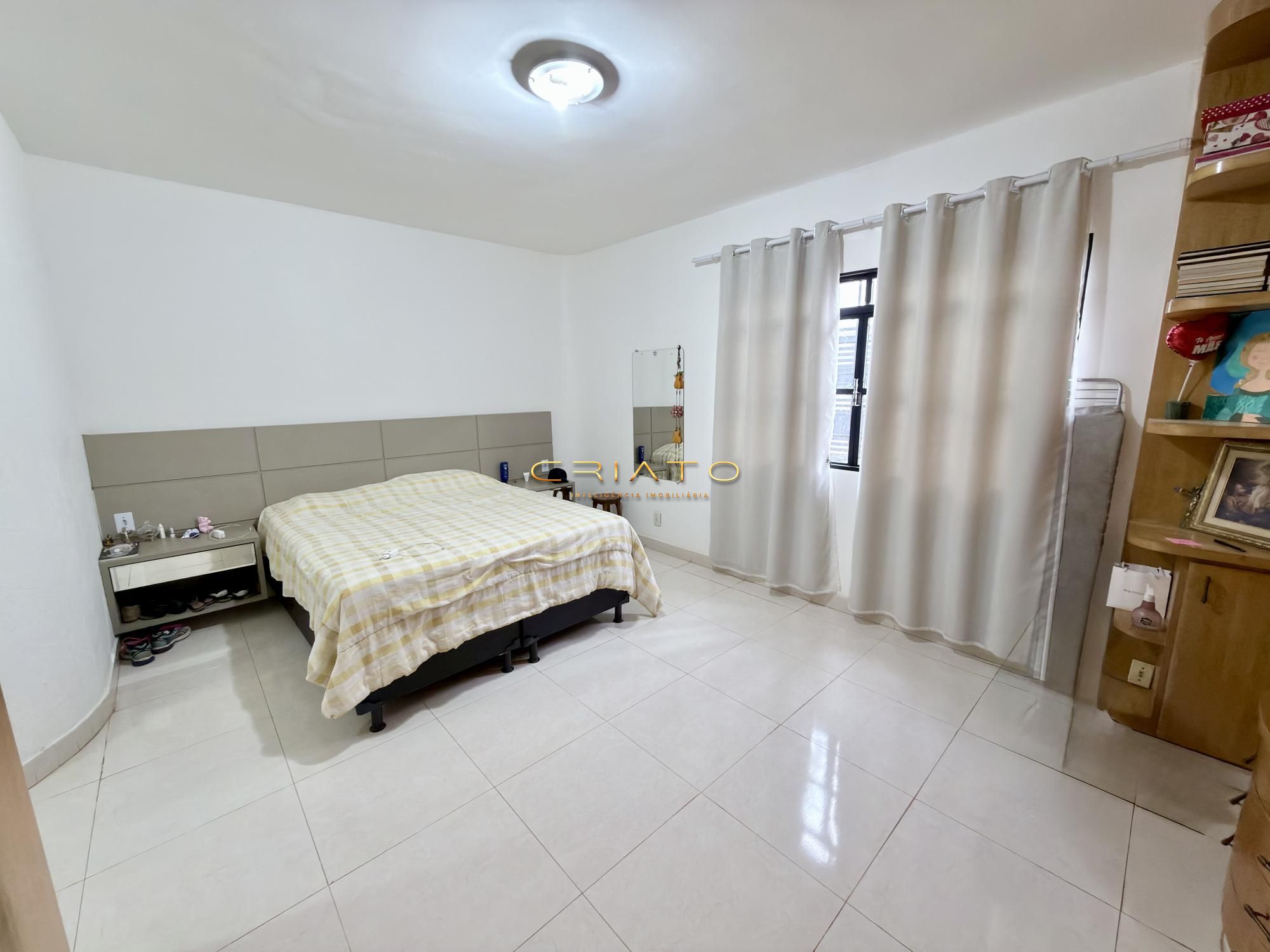 Sobrado com 4 dormitórios à venda, 215m² por R$995.000,00; a
