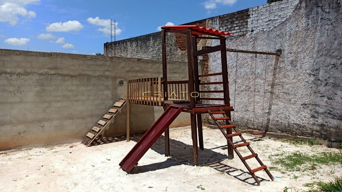 Chácara à venda com 3 quartos, 1600m² - Foto 2
