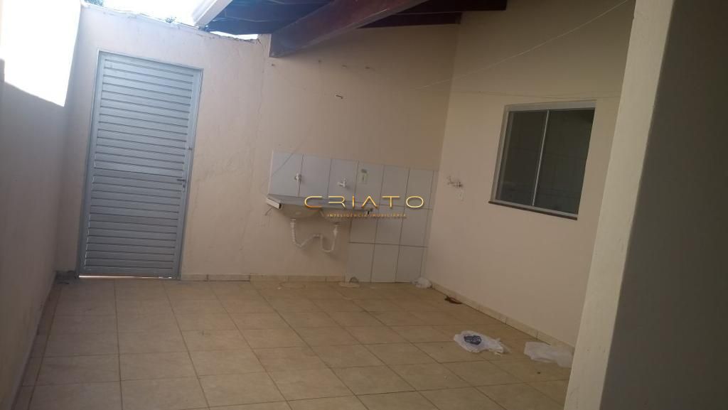 Casa à venda com 3 quartos, 109m² - Foto 4