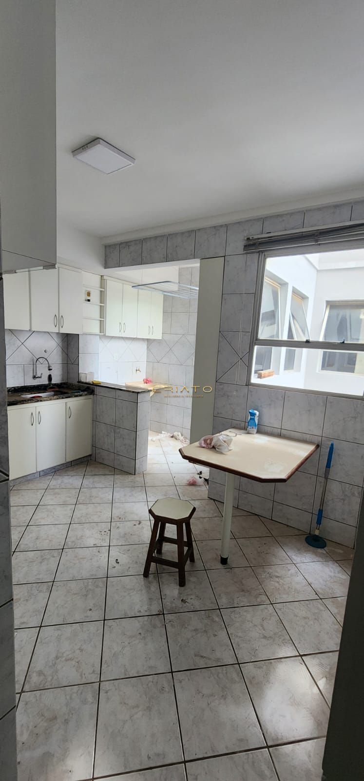 Apartamento à venda com 3 quartos, 89m² - Foto 2