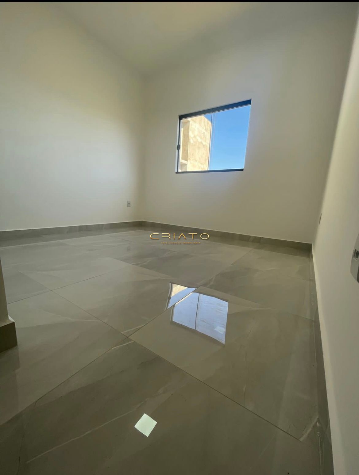 Casa à venda com 3 quartos, 100m² - Foto 4