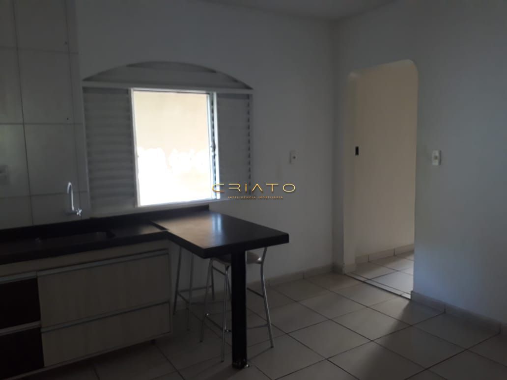 Sobrado à venda com 2 quartos, 185m² - Foto 13