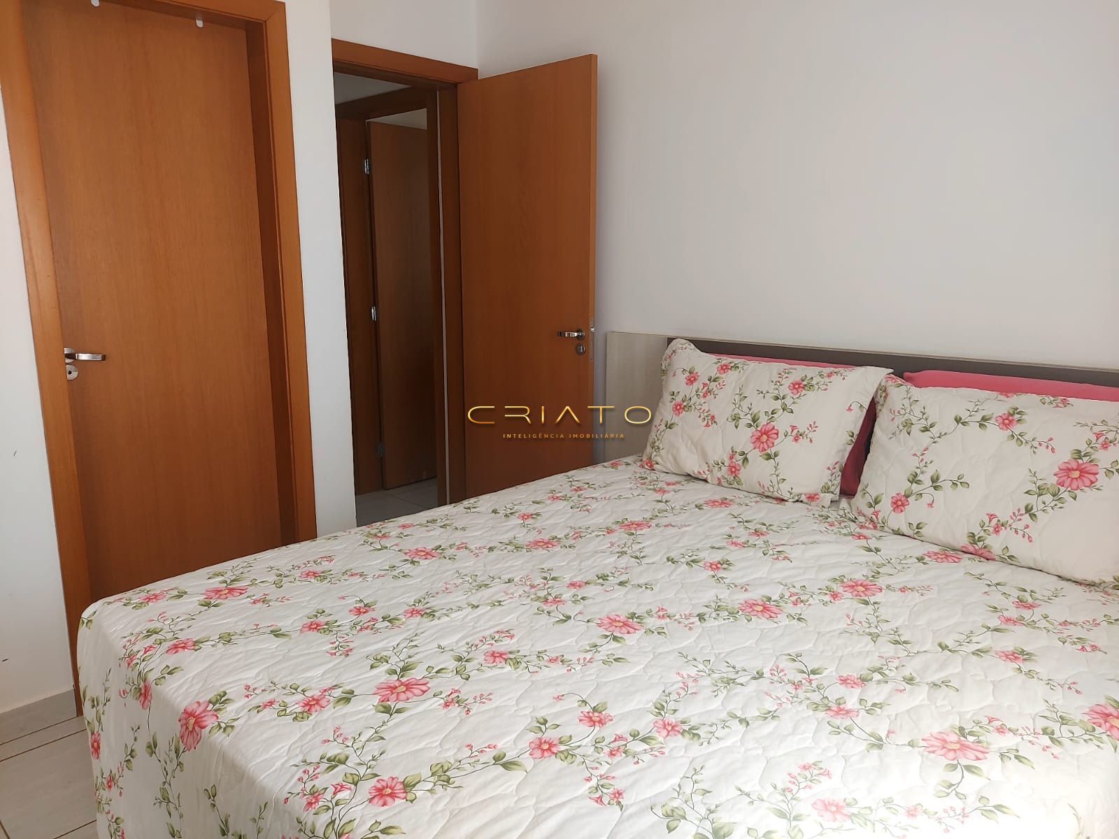 Apartamento com 3 Dormitórios à venda, 78 m² por R$ 370.000,00 Apartamento com 3 Dormitórios à venda, 78 m² por R$ 370.000,00