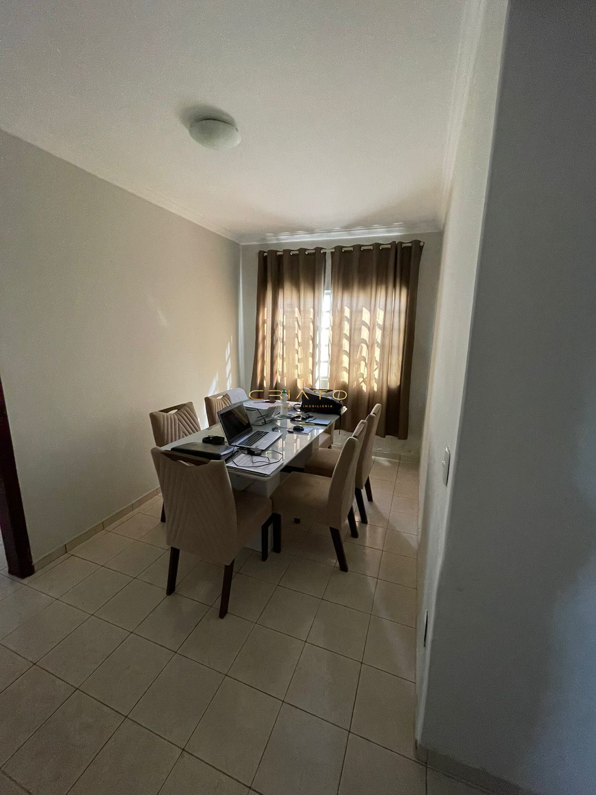 Casa à venda com 3 quartos, 170m² - Foto 1