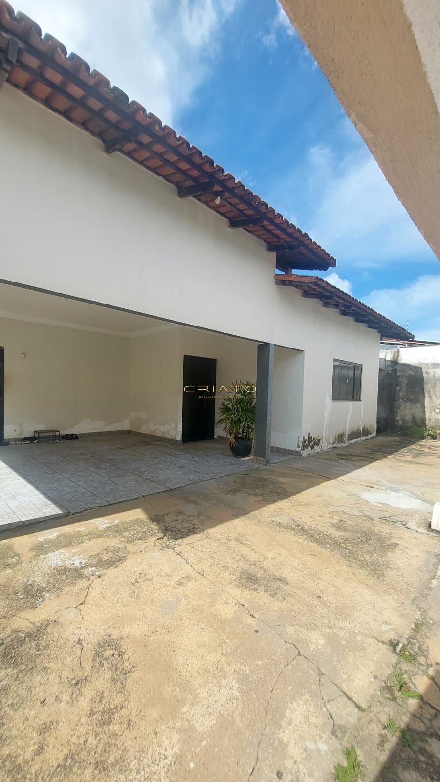 Casa à venda com 3 quartos, 230m² - Foto 1