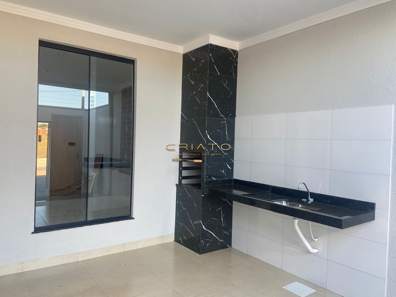 Casa à venda com 2 quartos, 70m² - Foto 3