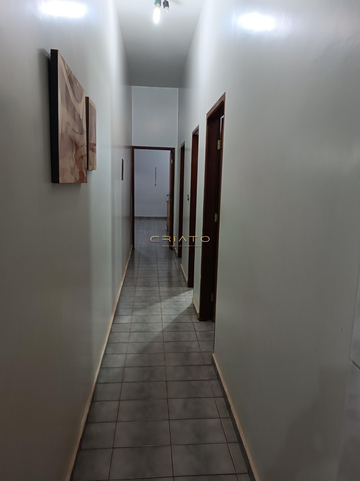 Casa à venda com 5 quartos, 240m² - Foto 16