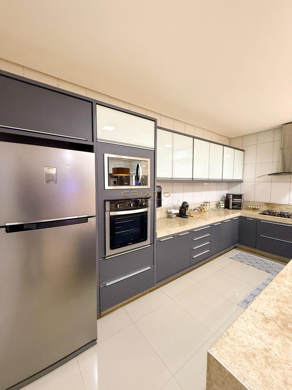 Casa em condomínio com 3 Dormitórios à venda, 210 m² por R$ 700.000,00 Casa em condomínio com 3 Dormitórios à venda, 210 m² por R$ 700.000,00