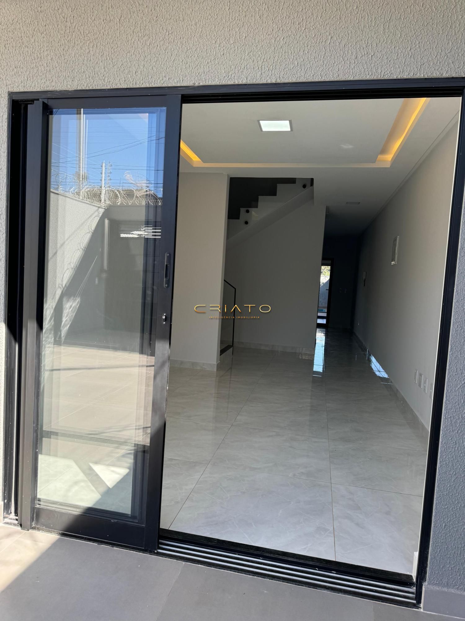 Casa à venda com 3 quartos, 170m² - Foto 4