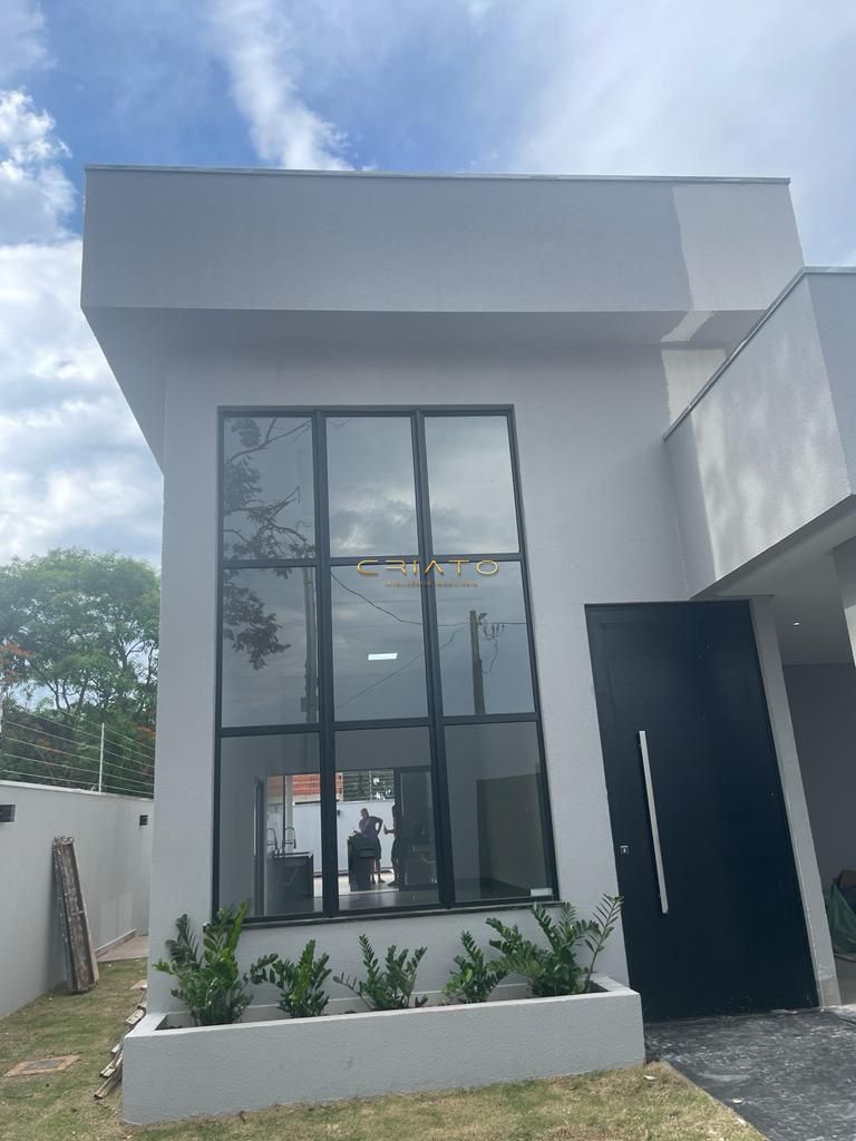 Casa à venda com 3 quartos, 150m² - Foto 1