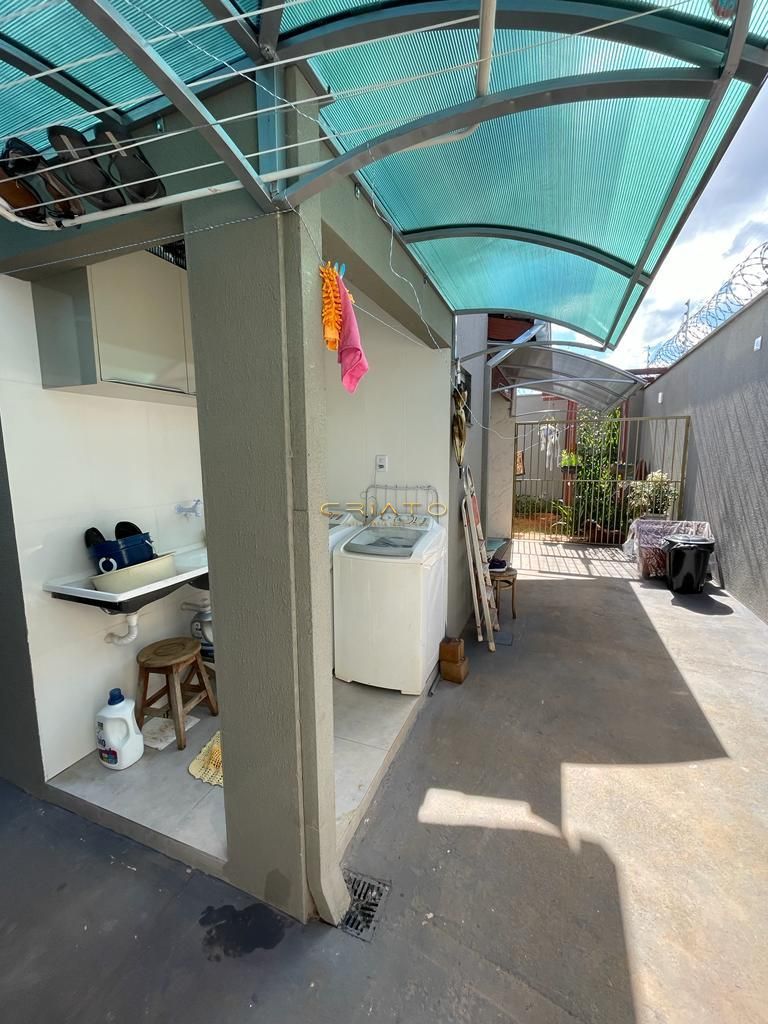 Casa com 3 Dormitórios à venda, 130 m² por R$ 830.000,00 Casa com 3 Dormitórios à venda, 130 m² por R$ 830.000,00