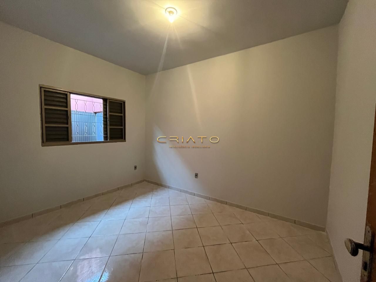 Casa com 2 Dormitórios para alugar, 65 m² por R$ 1.000,00 Casa com 2 Dormitórios para alugar, 65 m² por R$ 1.000,00