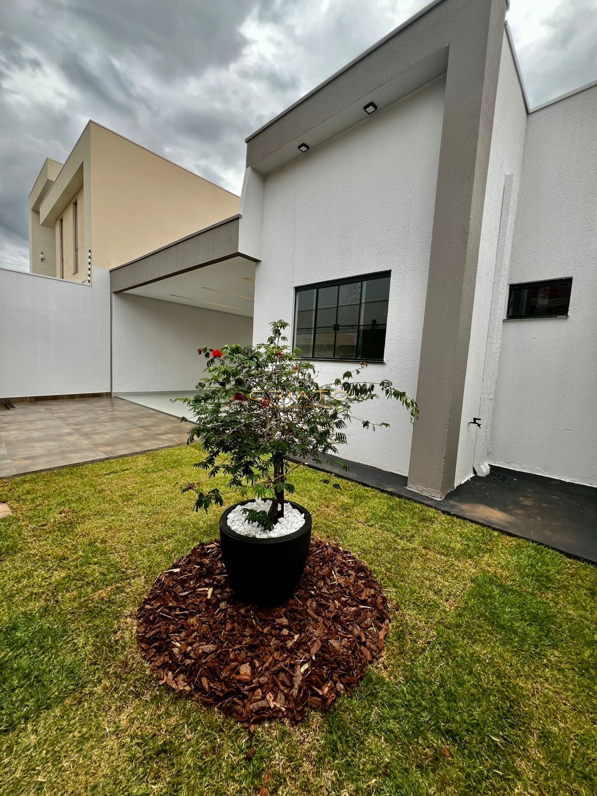 Casa à venda com 3 quartos, 119m² - Foto 1