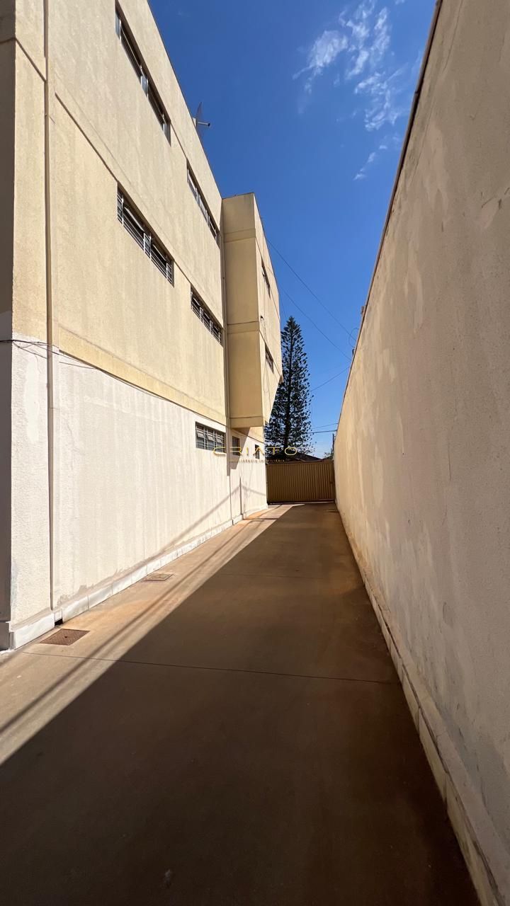 Casa Comercial à venda com 3 quartos, 400m² - Foto 17