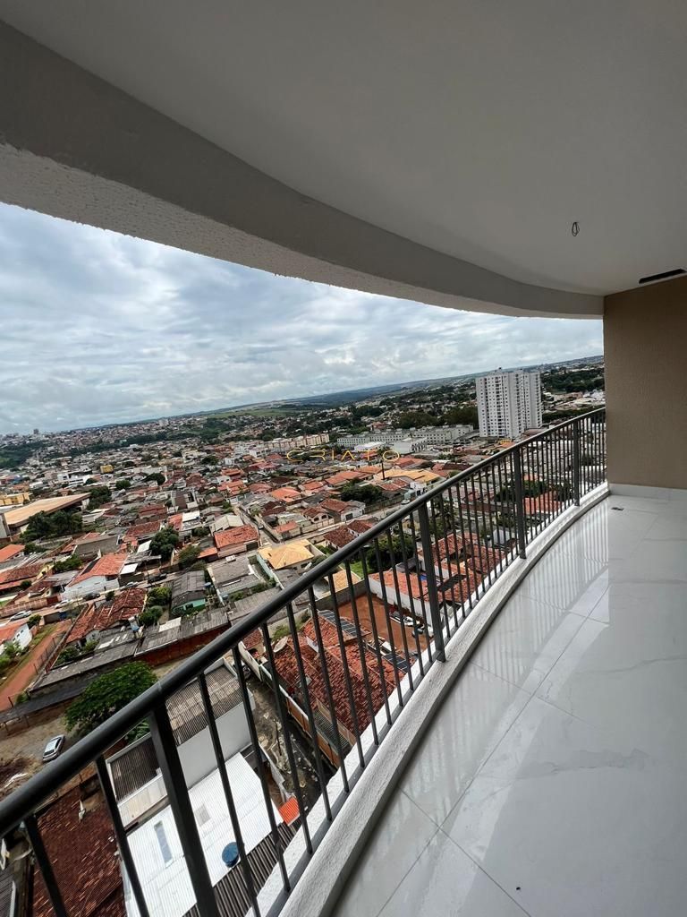 Apartamento à venda com 3 quartos, 149m² - Foto 11