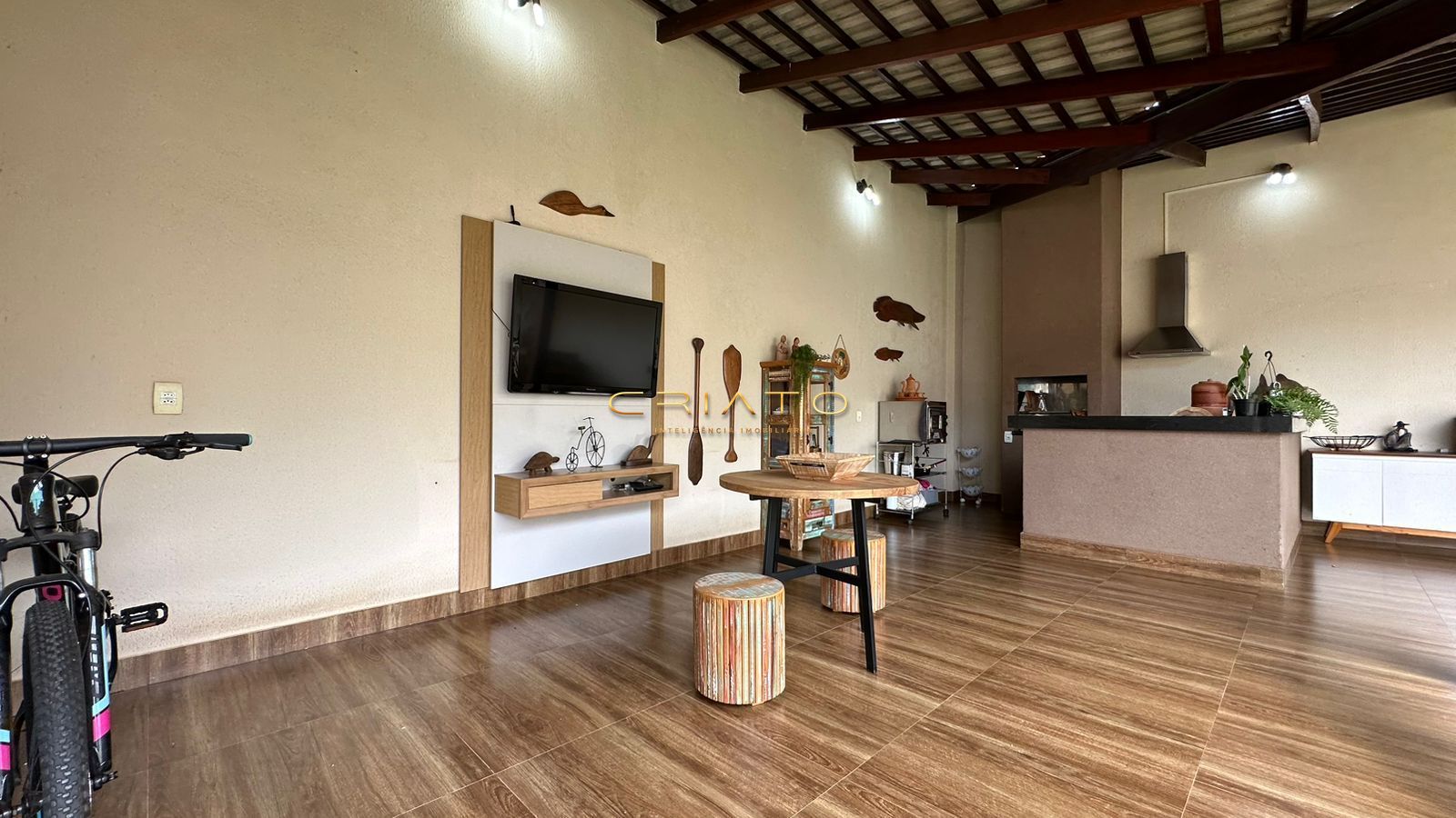 Casa à venda com 3 quartos, 243m² - Foto 2