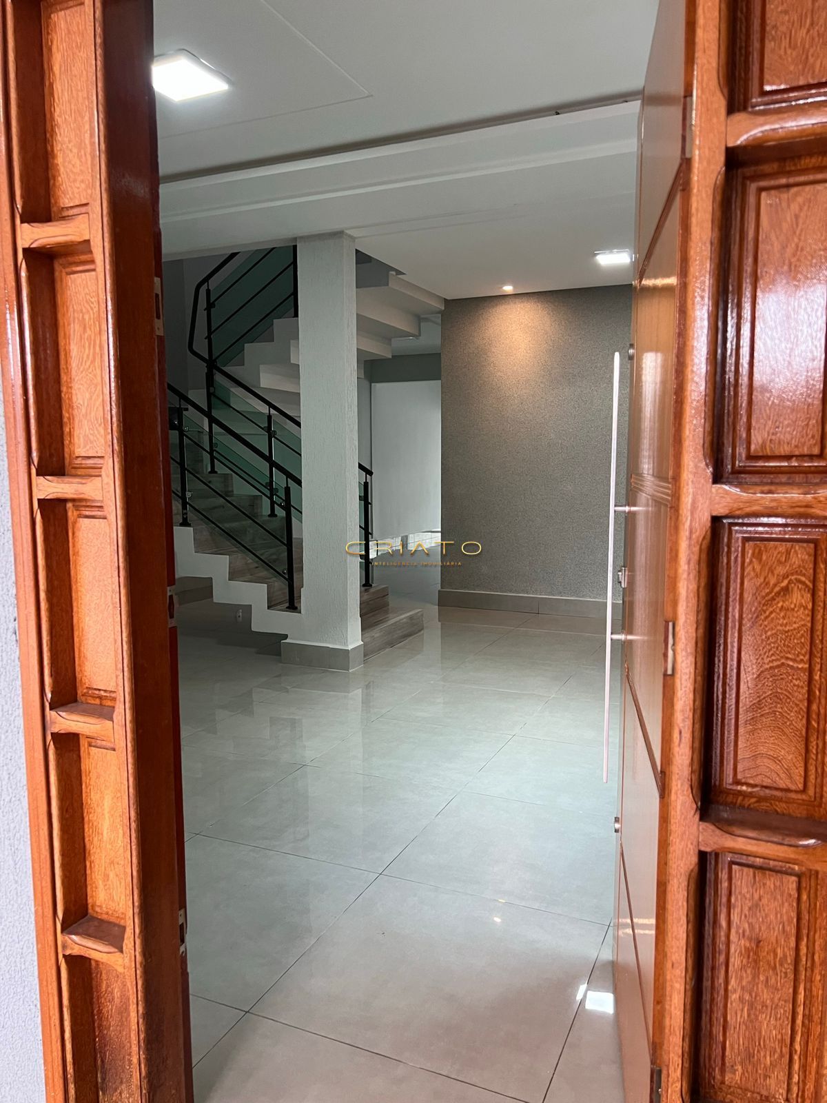 Sobrado à venda com 3 quartos, 175m² - Foto 1