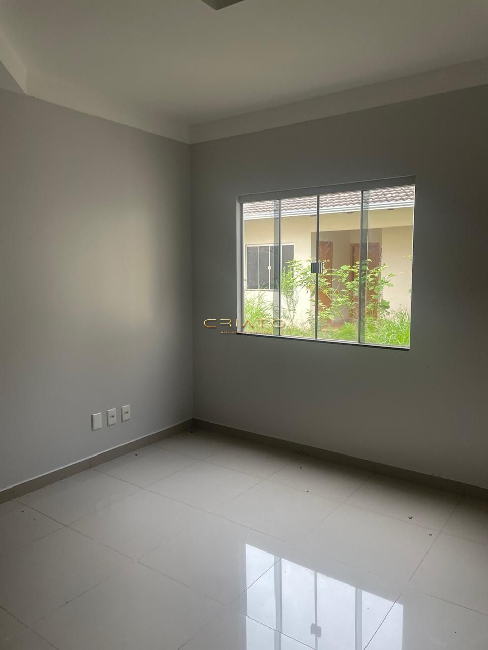 Casa à venda com 3 quartos, 234m² - Foto 2