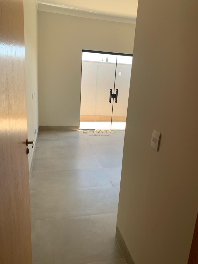 Casa à venda com 3 quartos, 226m² - Foto 5