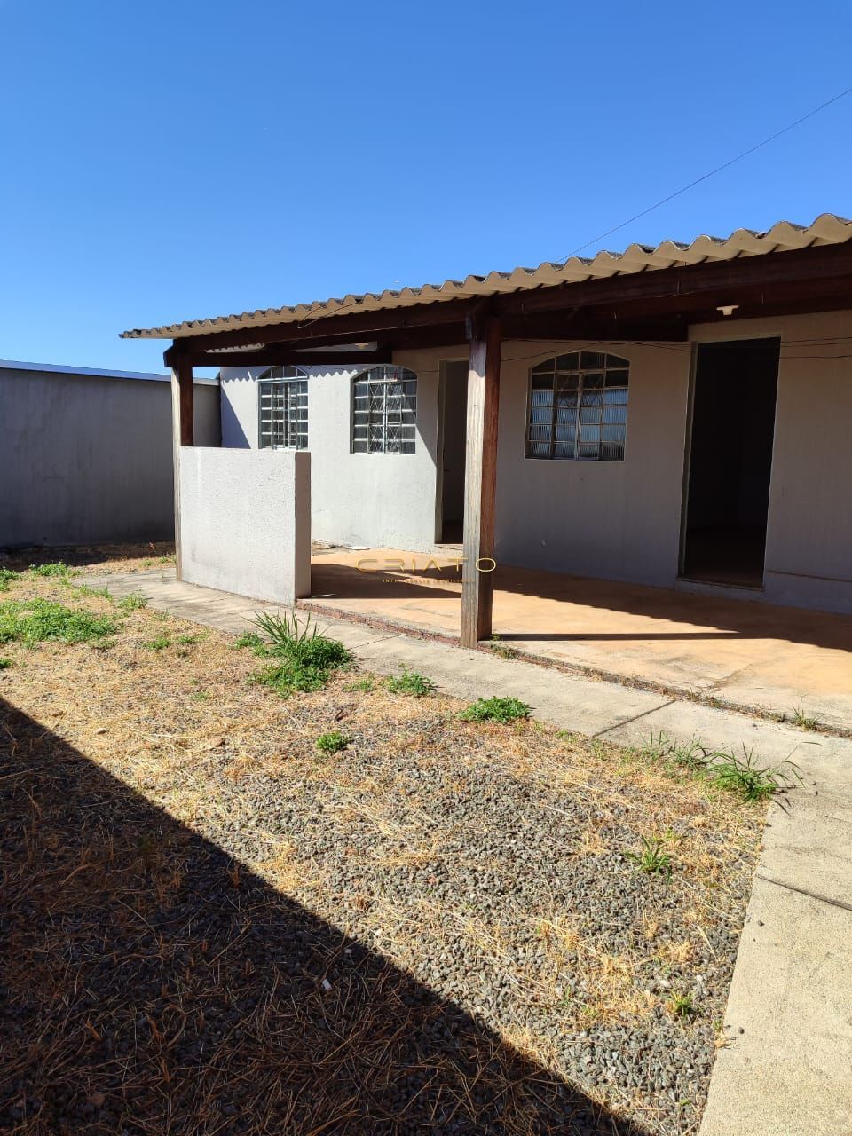 Casa à venda com 5 quartos, 200m² - Foto 1