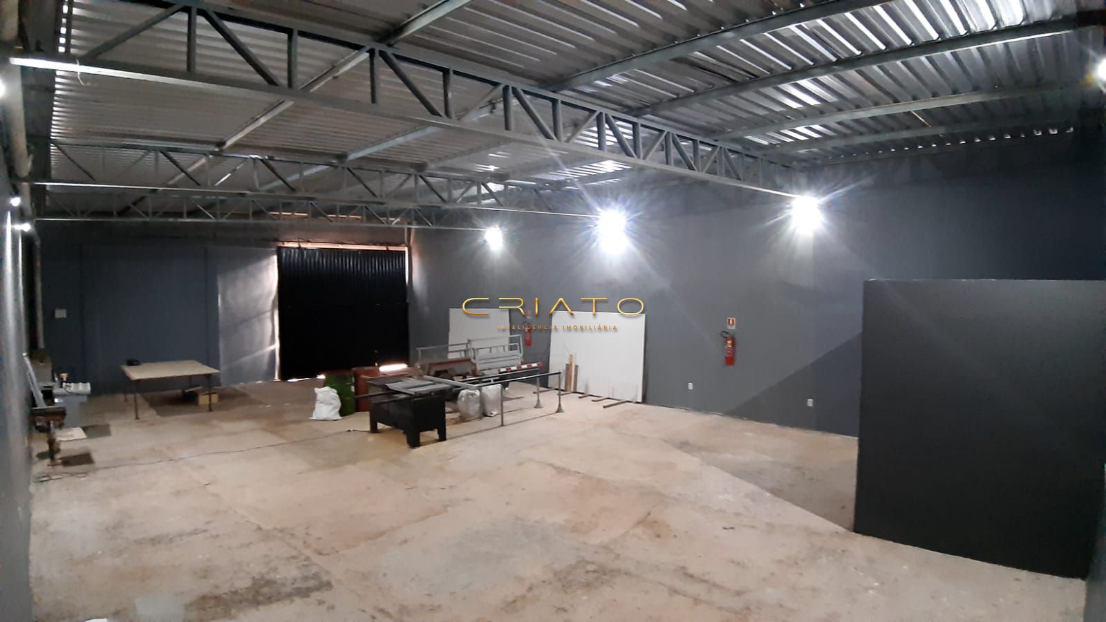 Depósito-Galpão-Armazém à venda com 1 quarto, 250m² - Foto 6