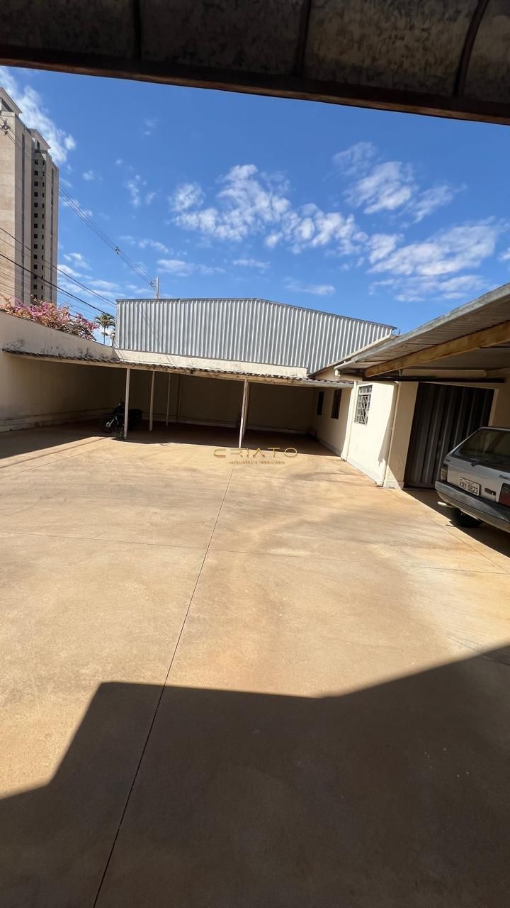 Casa Comercial à venda com 3 quartos, 400m² - Foto 16