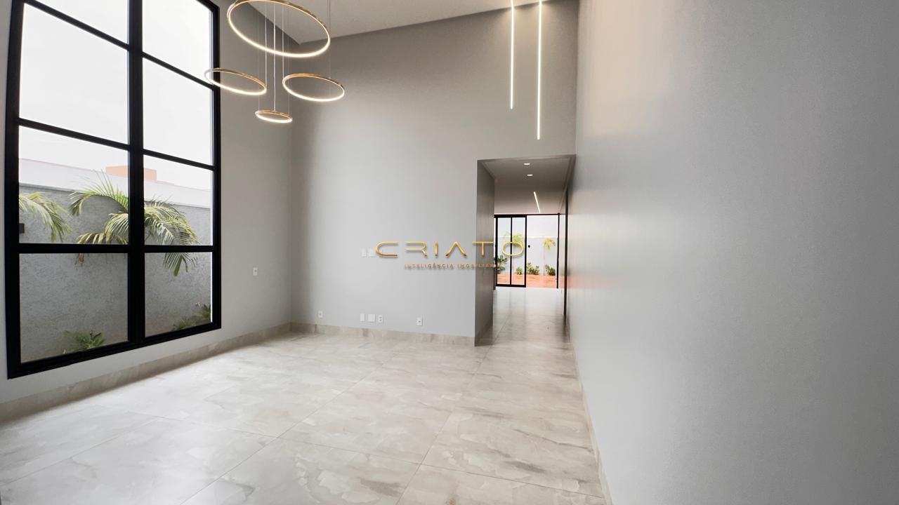 Casa de Condomínio à venda com 4 quartos, 250m² - Foto 2