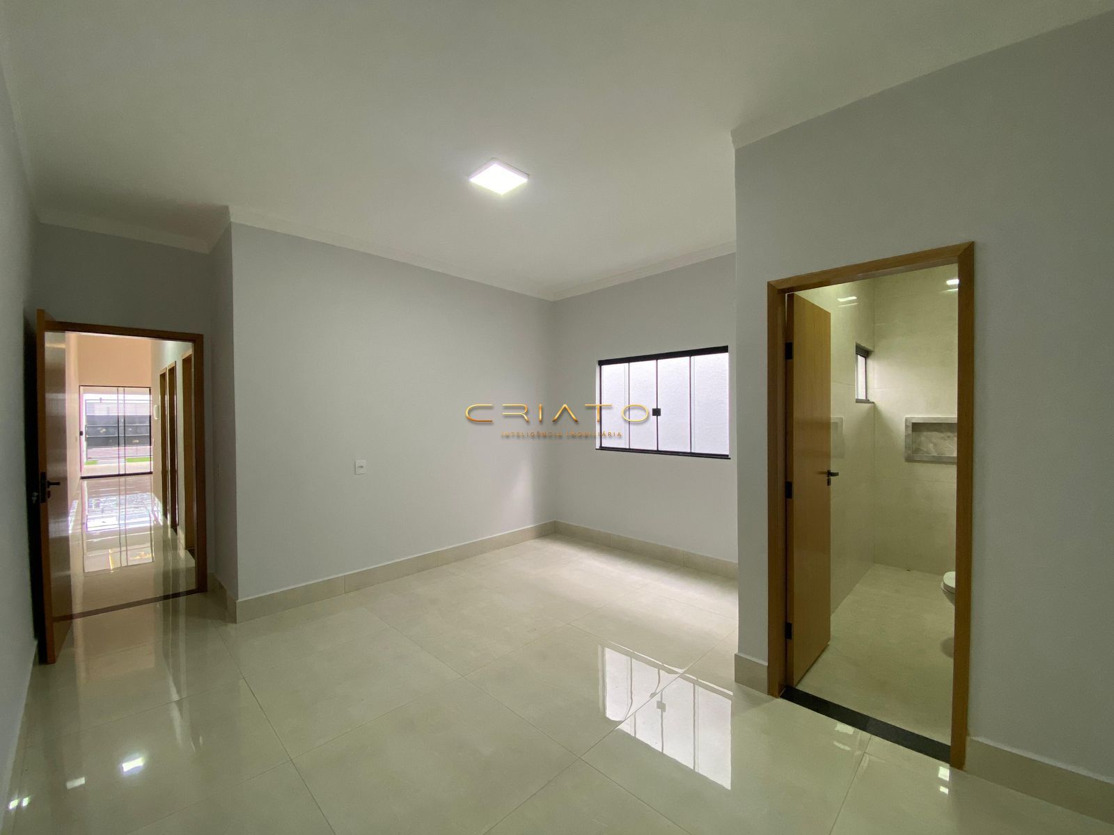 Casa à venda com 3 quartos, 105m² - Foto 1