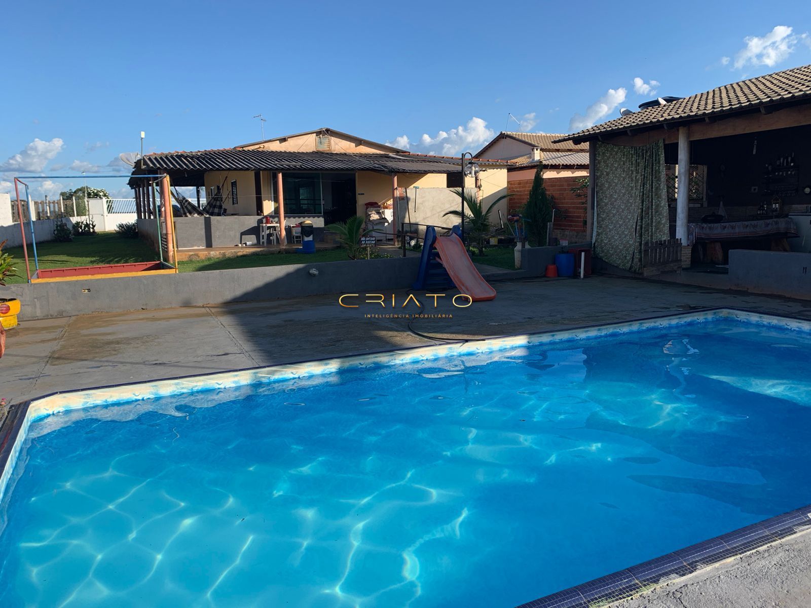 Chácara à venda com 3 quartos, 4500m² - Foto 1