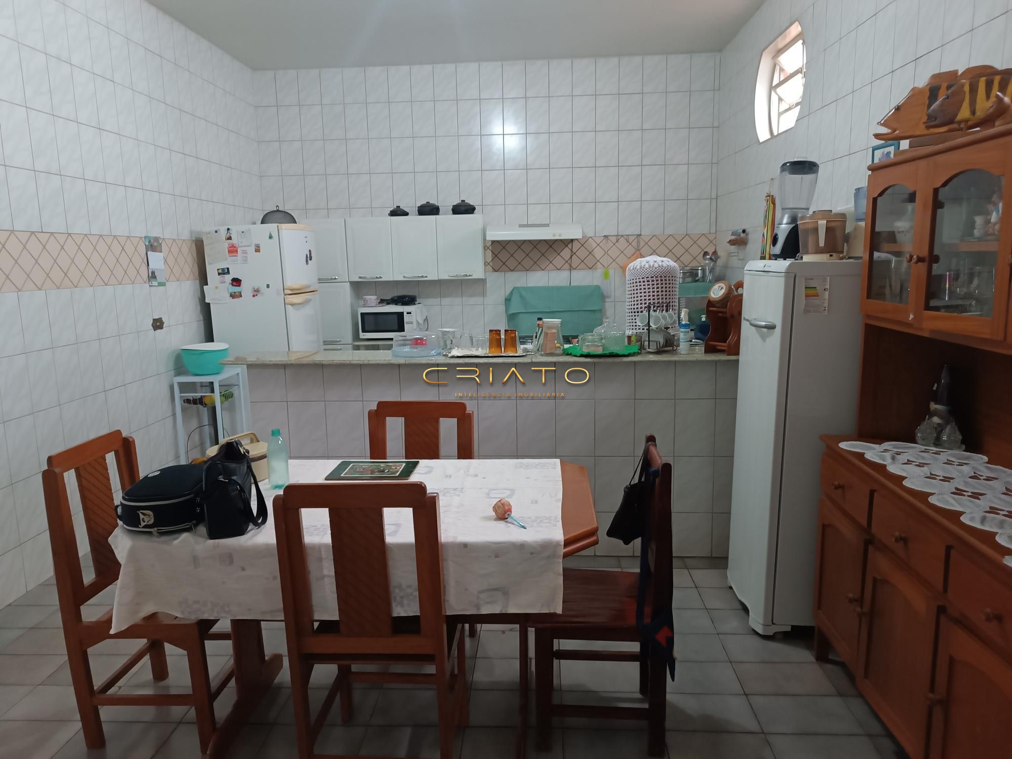 Casa à venda com 5 quartos, 240m² - Foto 15