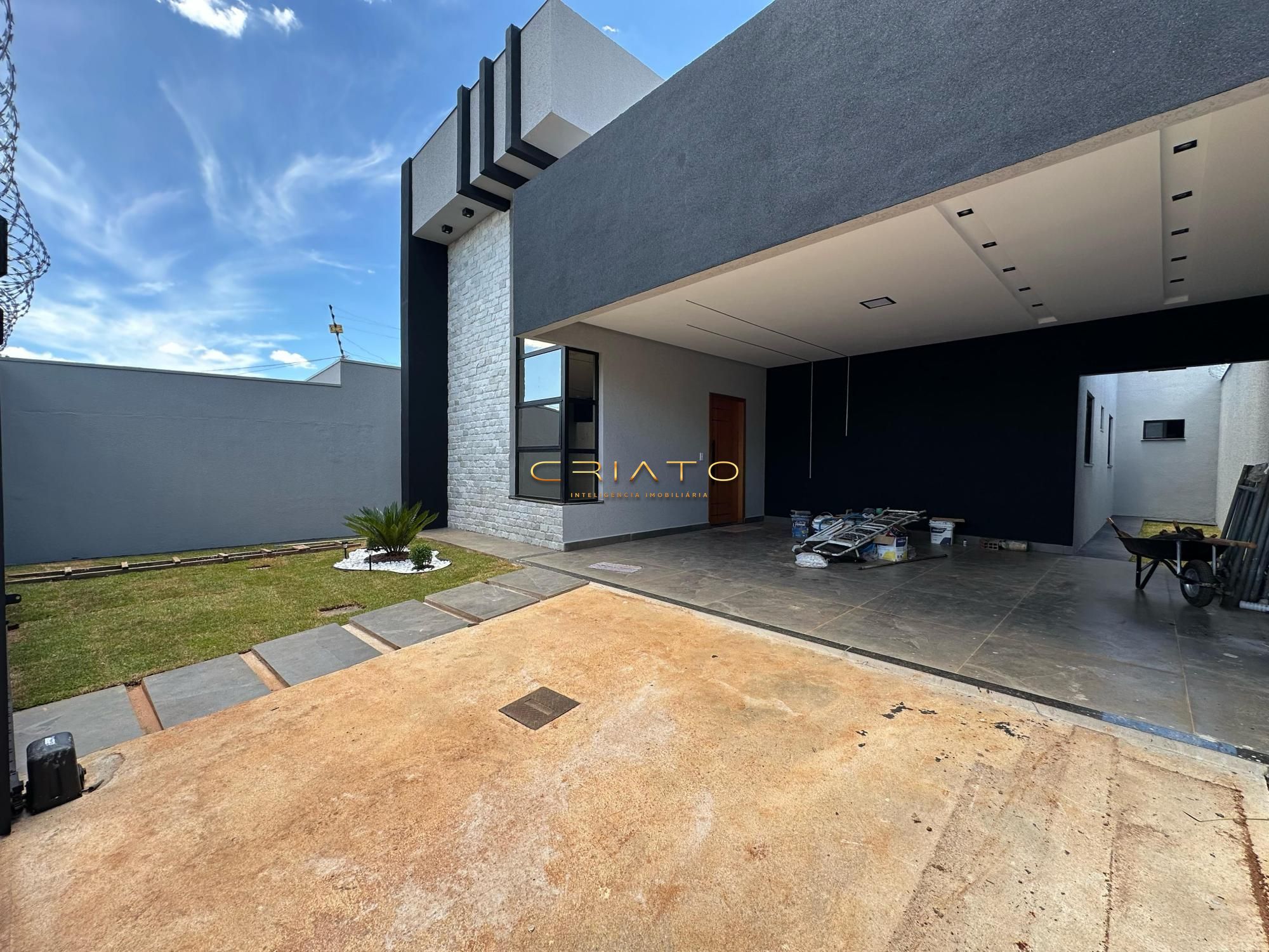 Casa à venda com 3 quartos, 204m² - Foto 2