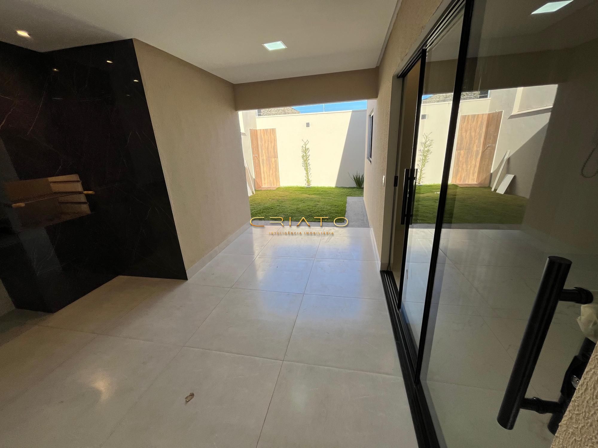 Casa à venda com 3 quartos, 123m² - Foto 1