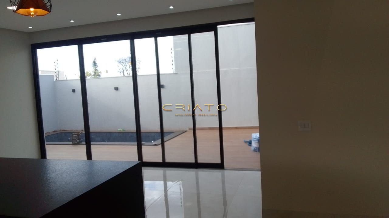 Casa à venda com 3 quartos, 231m² - Foto 10