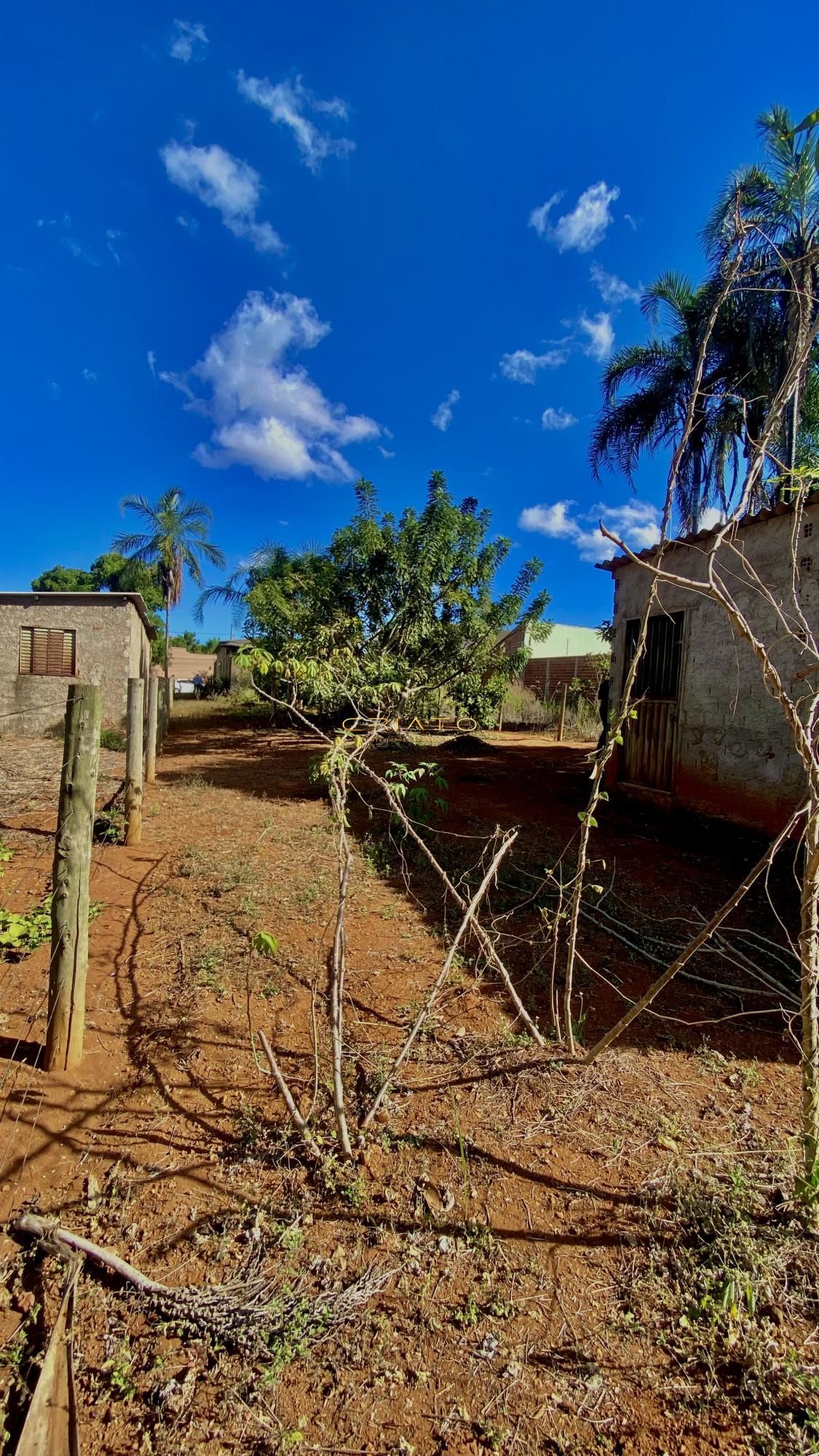 Casa à venda com 2 quartos, 120m² - Foto 11
