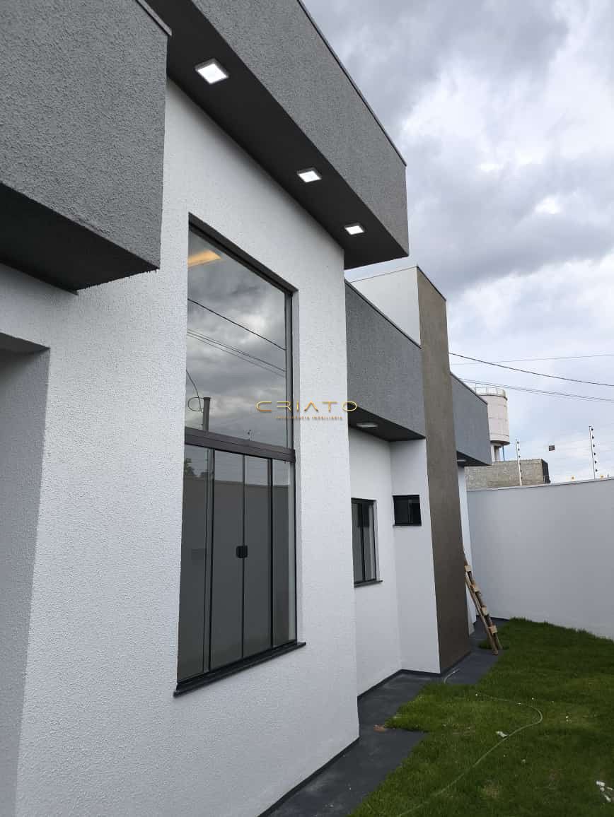 Casa à venda com 3 quartos, 120m² - Foto 1